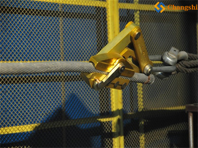Vital Overhead Power Transmission Lines Conductor-Pulling Clamp Strength Test