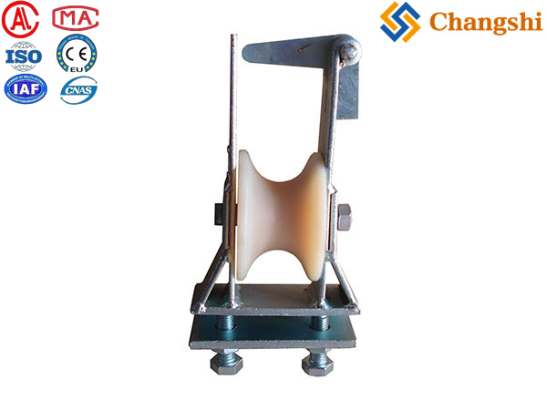 Crossarm-Mounted Single Sheave Stringing Block